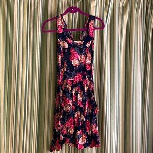 Rose patterned sun dress with pockets